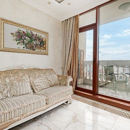 Greek Street Deluxe Apartment Odessa Eksteriør bilde