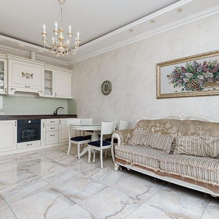 Greek Street Deluxe Apartment Odessa Eksteriør bilde