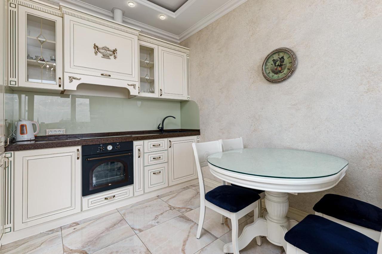 Greek Street Deluxe Apartment Odessa Eksteriør bilde