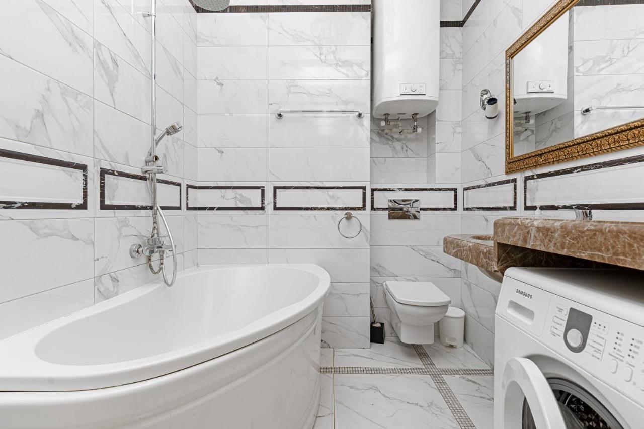 Greek Street Deluxe Apartment Odessa Eksteriør bilde