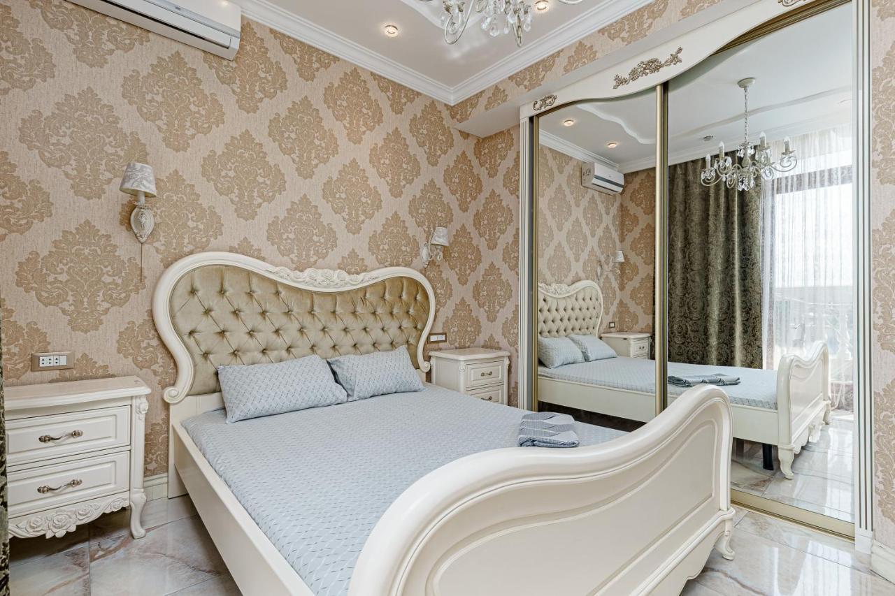 Greek Street Deluxe Apartment Odessa Eksteriør bilde