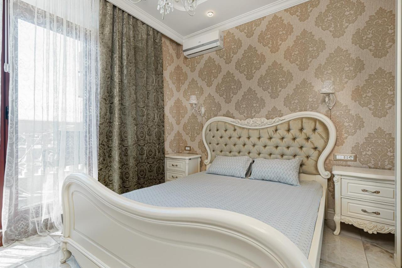 Greek Street Deluxe Apartment Odessa Eksteriør bilde